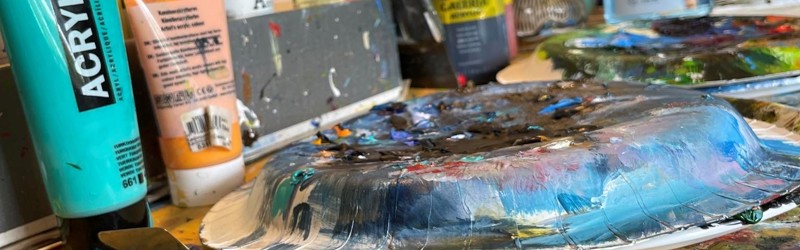 Malergrej på arbejdsbord